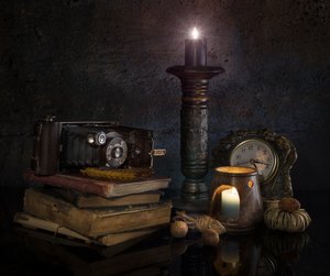 Stilleven met een vintage camera door larryliu