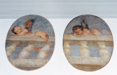 Twee gevleugelde putti die over een balustrade klimmen, rondellen uit de sacristie (fresco) door Veronese