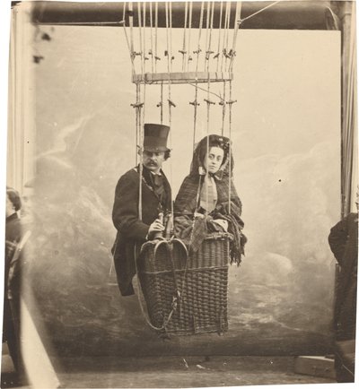 Zelfportret met echtgenote Ernestine in een ballongondel, ca. 1865, gedrukt ca. 1890 (foto) door (1820 1910) Nadar