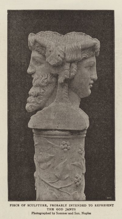 Stuk beeldhouwwerk, waarschijnlijk bedoeld om de god Janus voor te stellen (zwart-wit foto) door (after) English photographer