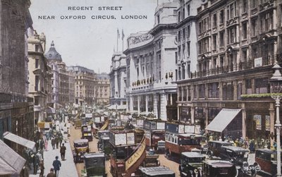 Regent Street, nabij Oxford Circus, Londen door (after) English photographer