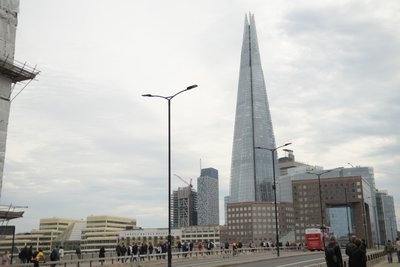 London Bridge over de Theems in het hart van Londen door Albert Mansour