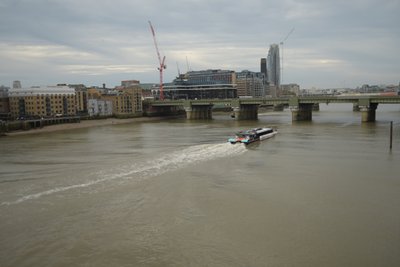 London Bridge over de Theems in het hart van Londen door Albert Mansour