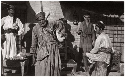 De gratis distributie van koud drinkwater, Irak, 1925 door A. Kerim