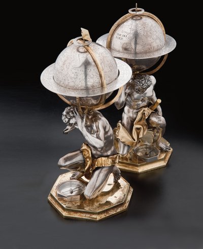 Twee uitzonderlijke aard- en hemelglobes, ondersteund door Hercules en Atlas, Augsburg door Abraham Drentwett