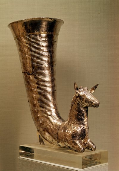 Rhyton in de vorm van een steenbok, uit Iran door Achaemenid