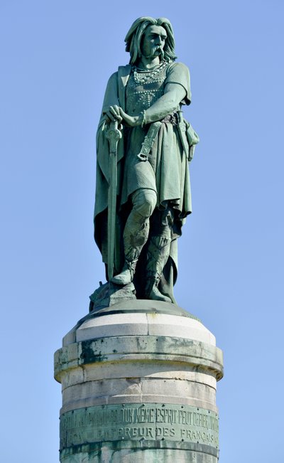 Kolossaal standbeeld van Vercingetorix, Gallische leider door Aime Millet