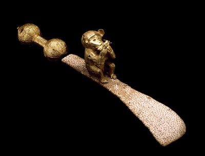 Zwaard en Schede met Zwaardornament Voorstellende een Aap met een Krekel door Akan School