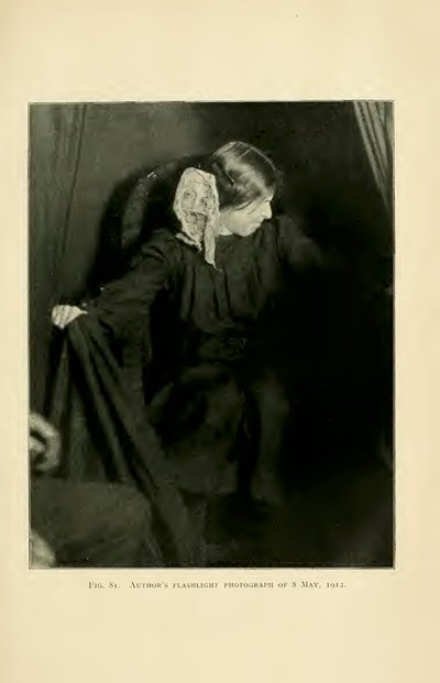 Eva Carrière produceert ectoplasma, Parijs, 8 mei 1912, uit 