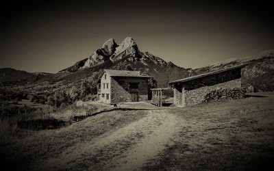 Bergweg, 2019 door Alex Caminker