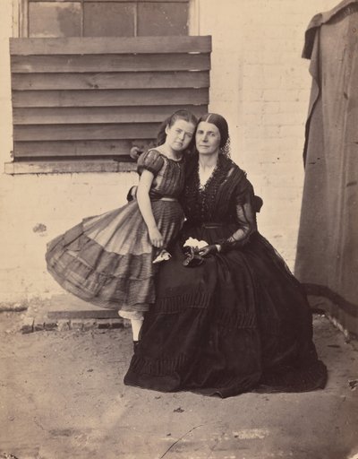 Mevrouw Greenhow en Dochter, Gevangen in het Oude Capitool, Washington, 1862 door Alexander Gardner