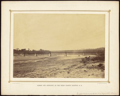 [Turnpike Bridge over de Kaw River bij Wyandotte, Kansas]. door Alexander Gardner