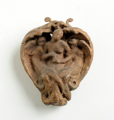 Maquette voor een Hanger met de Dode Christus Ondersteund door Twee Engelen door Alfred Gilbert