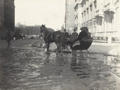 Zondag, Fifth Avenue en 57th Street, New York door Alfred Stieglitz
