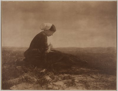 The Net Mender door Alfred Stieglitz