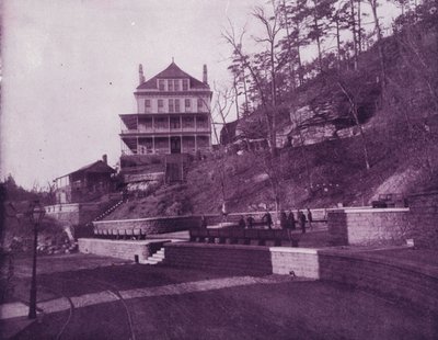 Basin Springs, Eureka Springs, Arkansas, aan de St Louis en San Francisco Railroad door American Photographer (after)