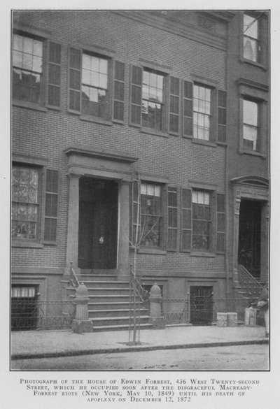 Foto van het huis van Edwin Forrest, 436 West Tweeëntwintigste Straat, dat hij bewoonde kort na de schandelijke Macready Forrest rellen (New York) door American Photographer (after)