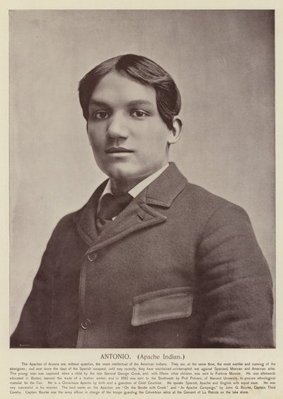 Antonio, Apache Indiaan door American Photographer
