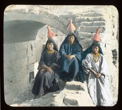 Egypte - Arabische waterdraagsters door American Photographer