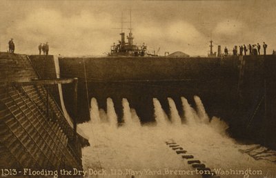 Overstroming van het droogdok, US Navy Yard, Bremerton; Washington, VS (z/w foto) door American Photographer