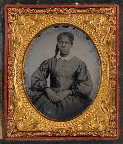 Portret van een vrouw,c. 1860 (foto) door American Photographer