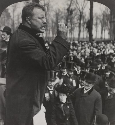 President Roosevelt in Evanston door American Photographer
