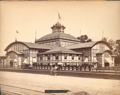 Het Vrouwenpaviljoen, Centennial International Exhibition, Philadelphia, 1876 door American Photographer