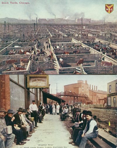 Ansichtkaart met de slachthuizen en abattoirs van Chicago en arbeiders met lunchpakketten tijdens hun pauze in Whiskey Row, c.1910 door American School