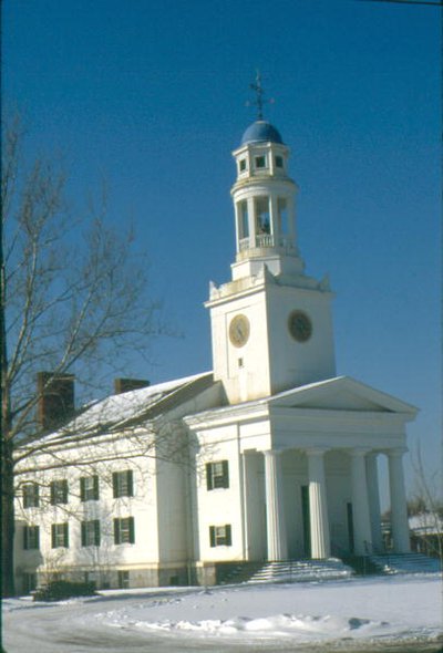 De Eerste Parochiekerk door American School