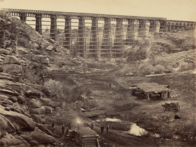 Plaat 8. Dale Creek Brug, van bovenaf,1869 (foto) door Andrew Joseph Russell