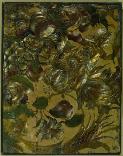 Fragment goudleer met in reliëf geperst ornament met ranken, bloemen, vruchten en een putto door Anonymous