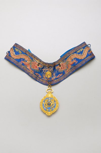 China - Orde van de Dubbele Draak: 3e klasse insigne, 2e graad door Anonymous Anonymous