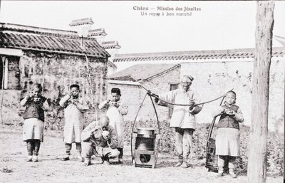 Jezuïetenmissie die goedkope maaltijden verstrekt in China Foto van het begin van de 20e eeuw - Privécollectie door Anonymous Anonymous