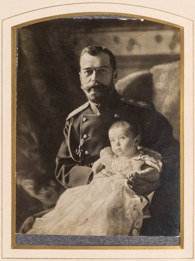 Tsaar Nicolaas II en tsarevitsj Alexei (1904-1917), anoniem door Anonymous Anonymous