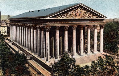 Parijs: buitenaanzicht van de Kerk van de Madeleine ontworpen door architect Pierre Alexandre Vignon (1763-1828). Foto uit 1920 in Artistiek Album van de stad Parijs. Privécollectie door Anonymous Anonymous