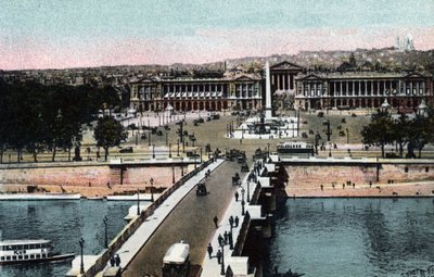 Parijs: panorama van de brug en Place de la Concorde met de obelisk en de kerk van de Madeleine, genomen vanaf de Basiliek van het Heilig Hart in Montmartre. door Anonymous Anonymous