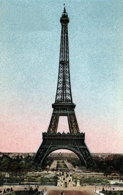 Parijs: uitzicht op de Eiffeltoren gebouwd tussen 1887 en 1889 door Gustave Eiffel (1832-1923). Foto van 1920 in 