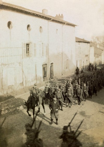 Foto uit een persoonlijk album van een infanterieluitenant tijdens de eerste maanden van de Eerste Wereldoorlog door Anonymous Anonymous