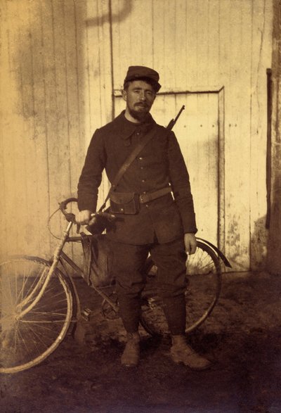 Foto uit een persoonlijk album van een infanterieluitenant tijdens de eerste maanden van de Eerste Wereldoorlog door Anonymous Anonymous