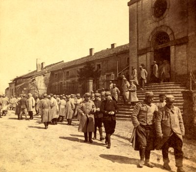 Foto uit een persoonlijk album van een infanterieluitenant tijdens de eerste maanden van de Eerste Wereldoorlog door Anonymous Anonymous