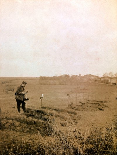 Foto uit een persoonlijk album van een infanterieluitenant tijdens de eerste maanden van de Eerste Wereldoorlog door Anonymous Anonymous