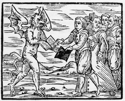 Satan presenteert een zwart boek aan volgelingen in ruil voor het evangelieboek - 