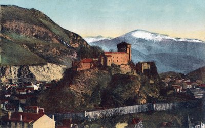 Het kasteel en de Pyreneeënketen in Lourdes - Hautes Pyrenees (65) rond 1900 door Anonymous Anonymous