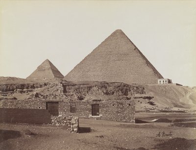 Piramides van Gizeh, uitzicht vanuit het noordoosten op de piramides van Chephren en Cheops door Antonio Beato