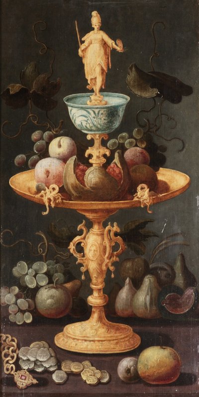Druiven, pruimen en een granaatappel op een gouden tazza bekroond door een personificatie van Schilderkunst, met vijgen, druiven, appels, een gouden ketting en Spaanse stukken van acht op een stenen richel door Artus Claessens