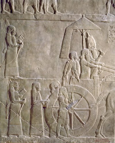 Reliëf met de strijdwagen van koning Assurbanipal en Elamitische gevangenen, episodes van de Elam-campagne, uit het paleis van Assurbanipal in Nineveh, ca. 645 v.Chr. door Assyrian