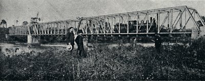 Ponte da E. F. Mogyana over de Rio Pardo, 1895 door Axel Frick