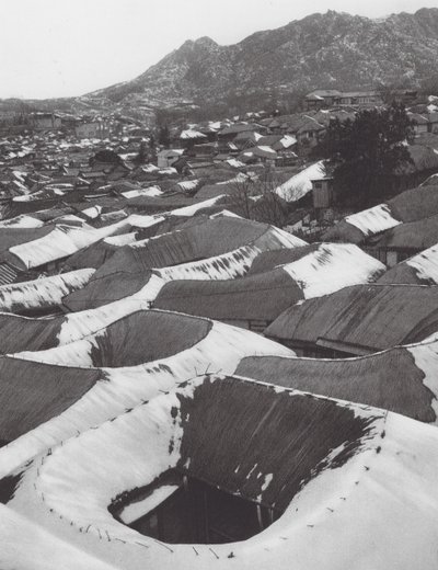 Kai-syong, Uitzicht op een klein Koreaans stadje in de winter door Axel von Graefe