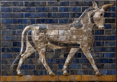 Heilige stier (emaille baksteenreliëfs van de Ishtarpoort) door Babylonian