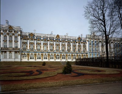 Uitzicht op het paleis Catherine, gerealiseerd door architect Bartolomeo Francesco Rastrelli, 1752-1756, Pushkin, Rusland door Bartolomeo Franceso Rastrelli
